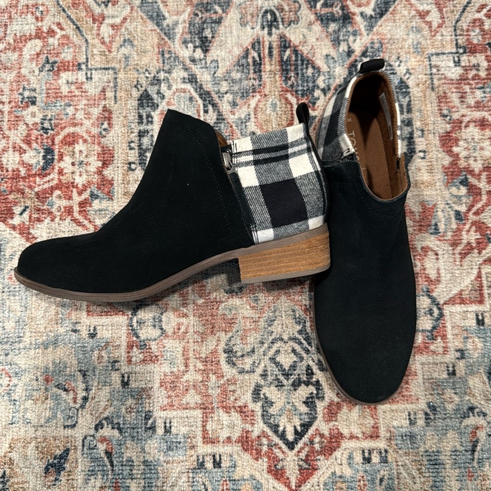Cute Toms Booties